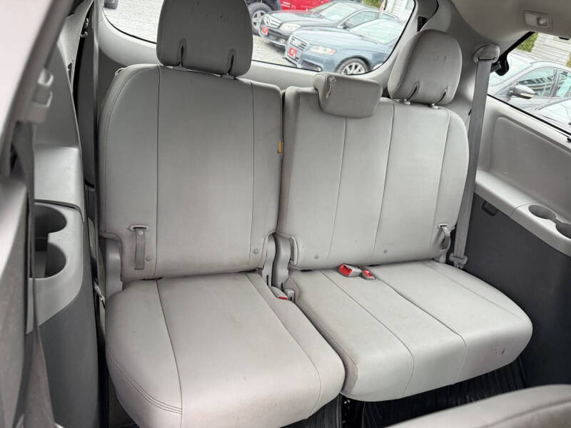 2016 Toyota Sienna XLE Premium 7-Passenger