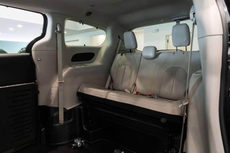 2021 Chrysler Pacifica Touring L