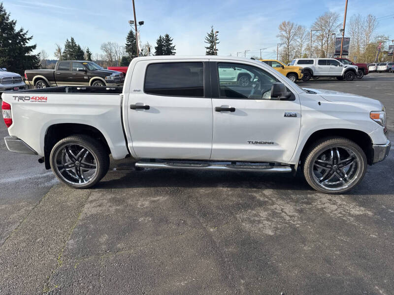 2016 Toyota Tundra SR5