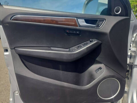 2012 Audi Q5 3.2 quattro Premium Plus