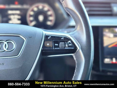 2024 Audi Q8 Sportback e-tron quattro Prestige S line