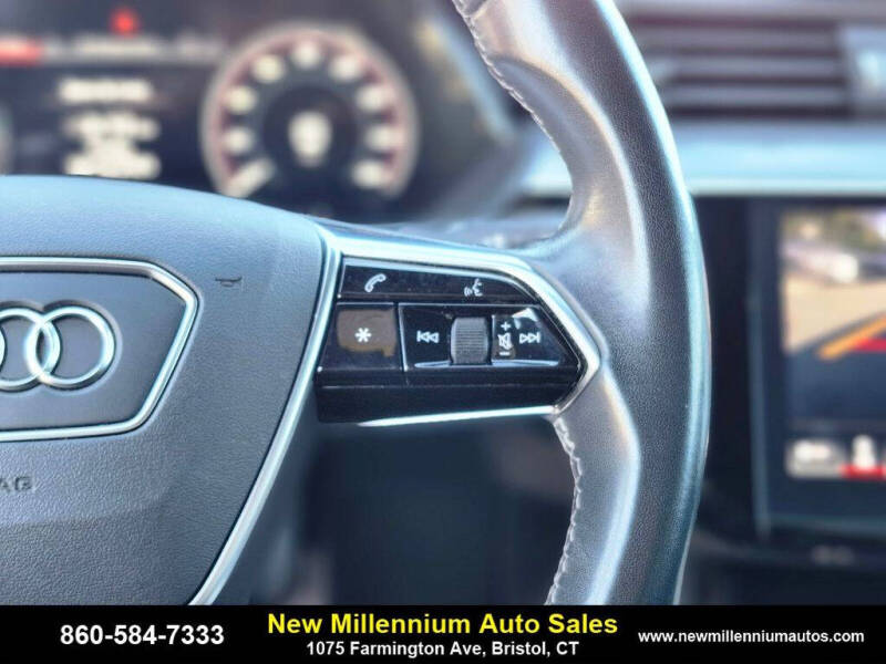 2024 Audi Q8 Sportback e-tron quattro Prestige S line