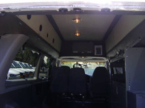 2004 Ford E-Series E-350 SD