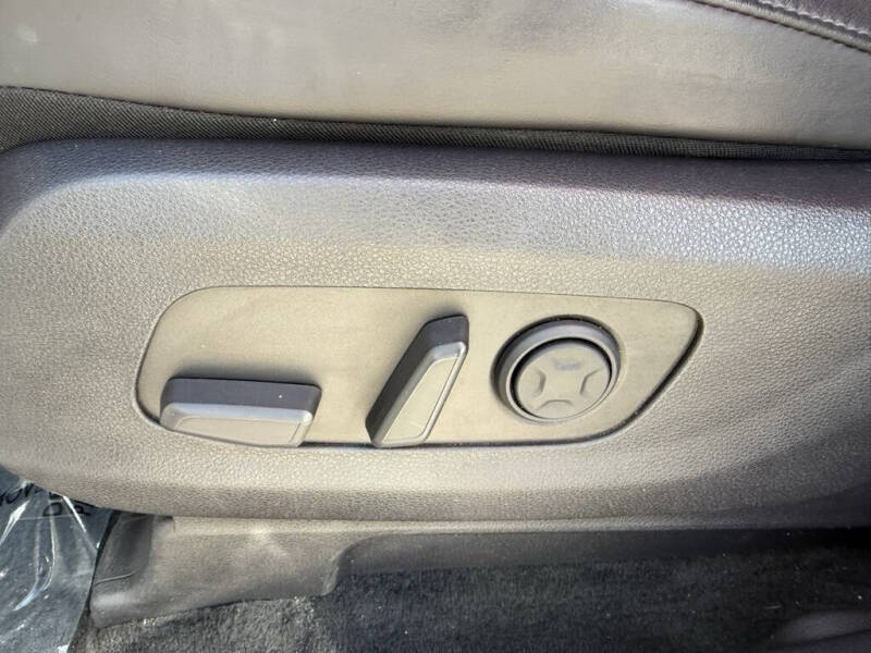 2022 Kia Carnival SX