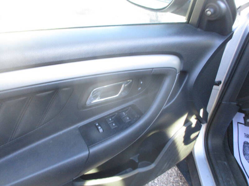 2011 Ford Taurus SEL