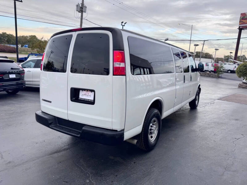 2022 Chevrolet Express LS 3500