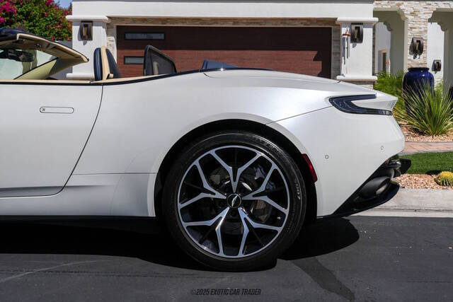 2019 Aston Martin DB11 Volante