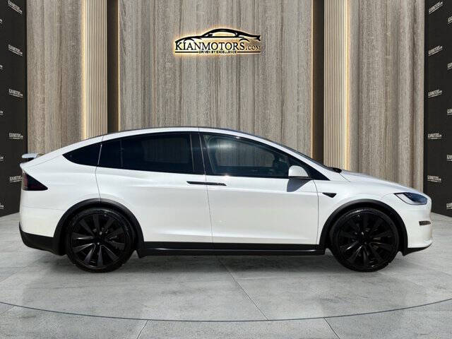 2023 Tesla Model X Standard Range