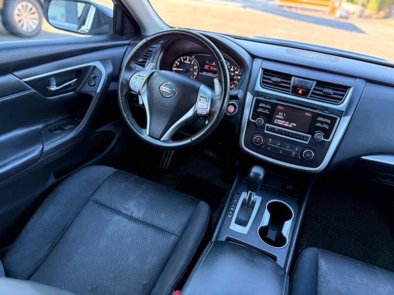 2016 Nissan Altima 2.5 SR