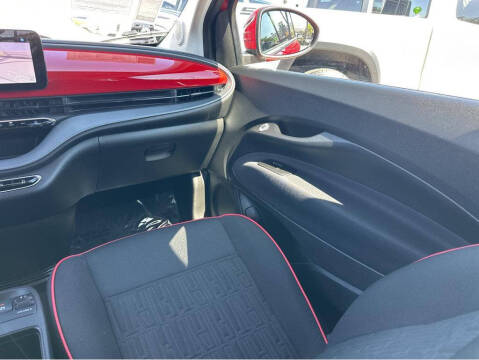 2024 FIAT 500e Inspi(RED)