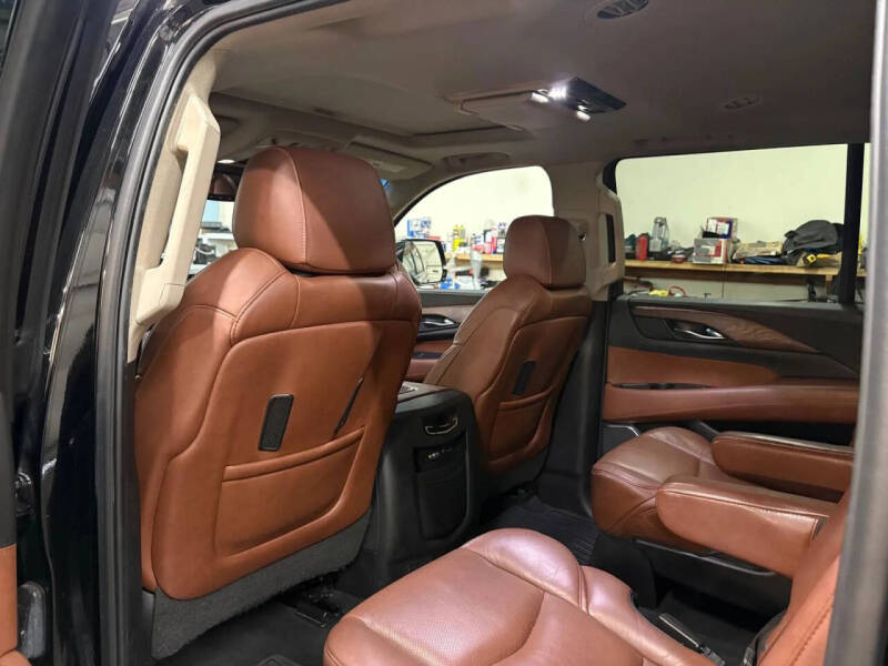 2016 Cadillac Escalade ESV Luxury Collection