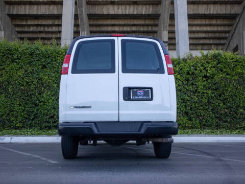 2022 Chevrolet Express 2500