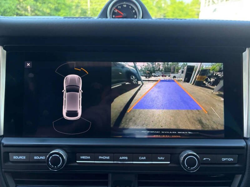 2021 Porsche Macan