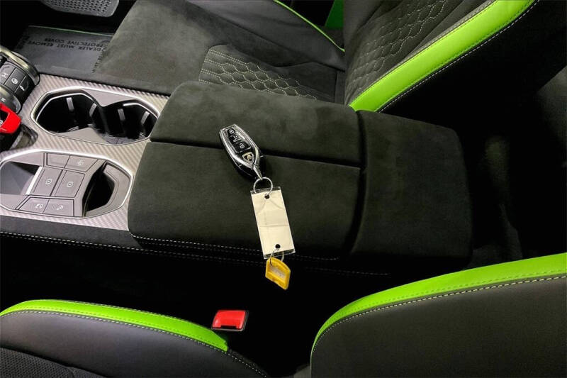 2024 Lamborghini Urus Performante