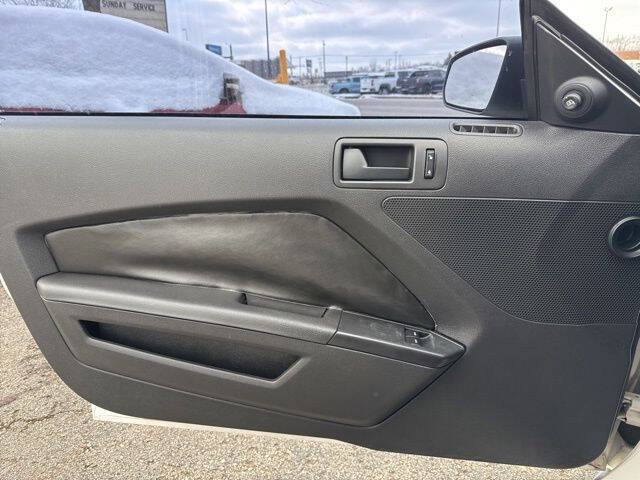 2010 Ford Mustang V6