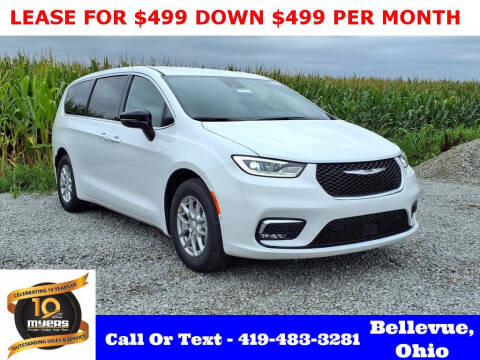 2026 Chrysler Pacifica Select