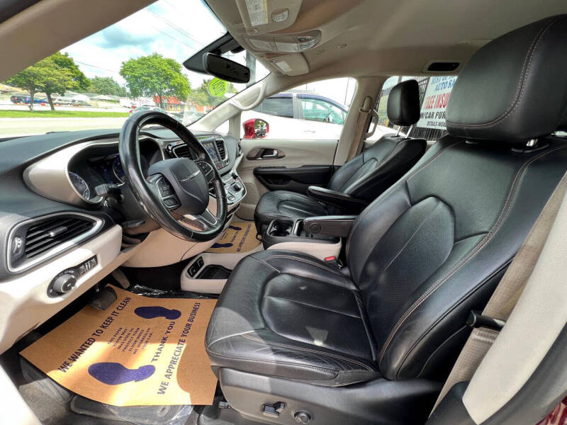 2020 Chrysler Pacifica Touring L