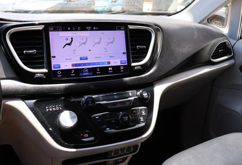 2022 Chrysler Pacifica Touring L