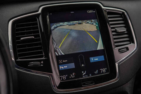 2016 Volvo XC90 T6 Momentum