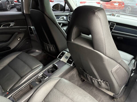 2014 Porsche Panamera 4