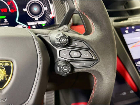 2025 Lamborghini Revuelto