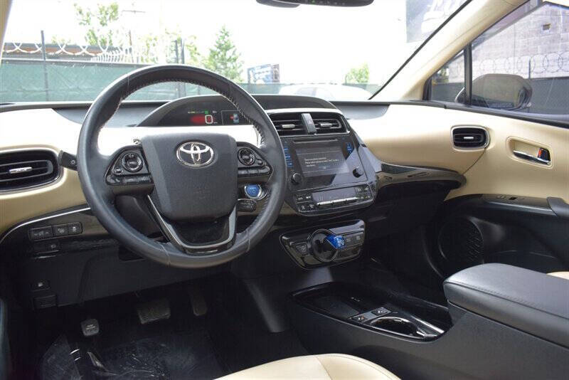 2019 Toyota Prius XLE
