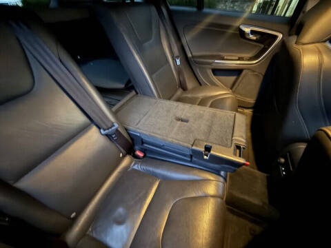 2017 Volvo V60 Cross Country T5 Premier