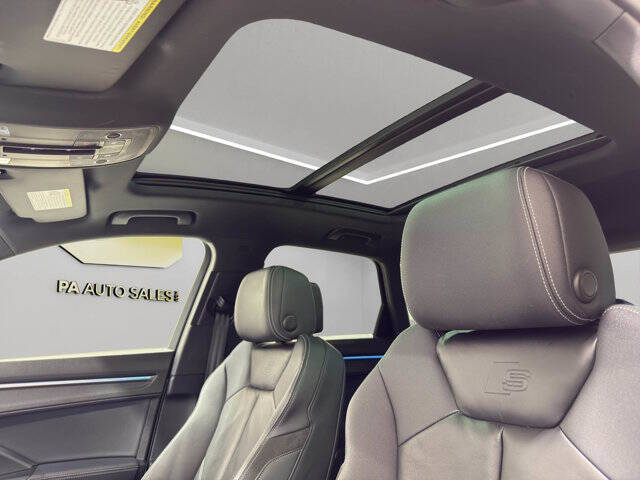 2022 Audi Q3 quattro S line Prem Plus 45 TFSI