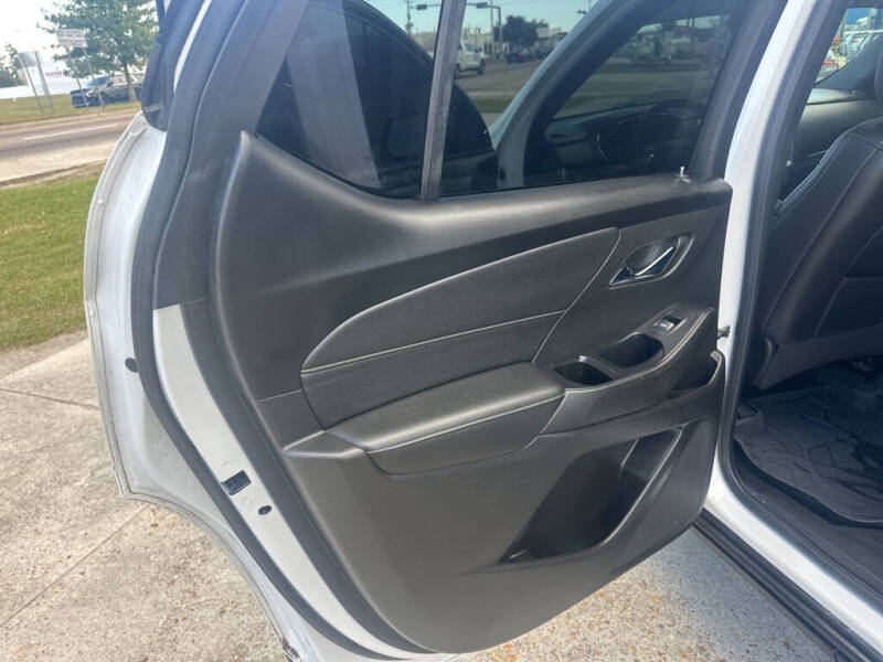 2022 Chevrolet Traverse LT Leather