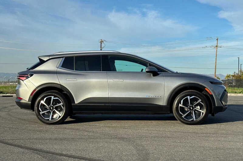 2026 Chevrolet Equinox EV LT 2