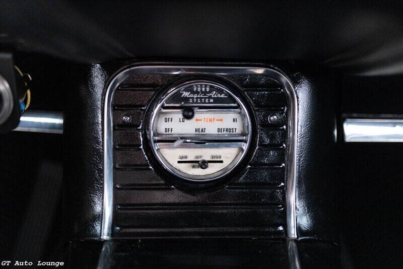 1959 Ford Thunderbird 37