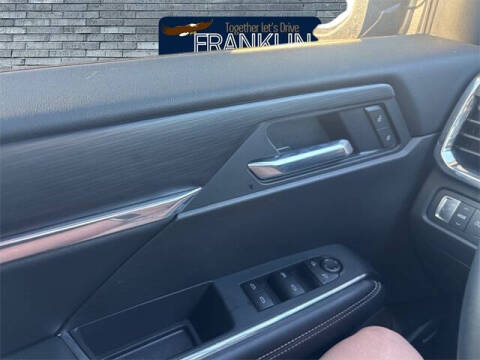 2025 GMC Acadia Elevation