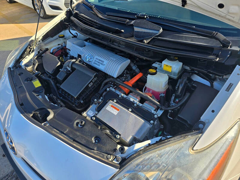 2010 Toyota Prius III