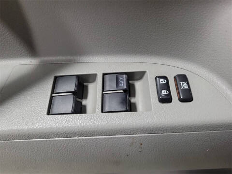 2012 Toyota Highlander SE