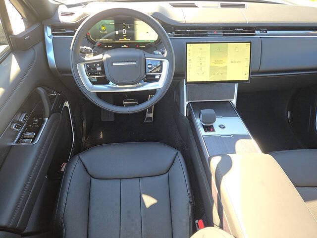 2025 Land Rover Range Rover P400 SE