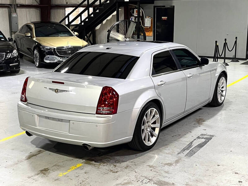 2009 Chrysler 300 SRT-8