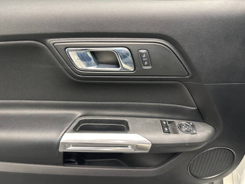 2017 Ford Mustang V6