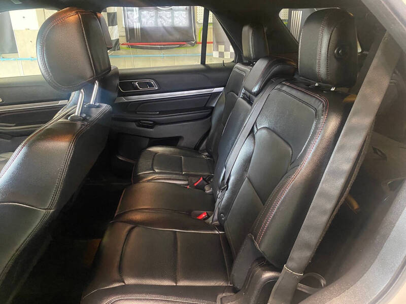 2016 Ford Explorer Sport
