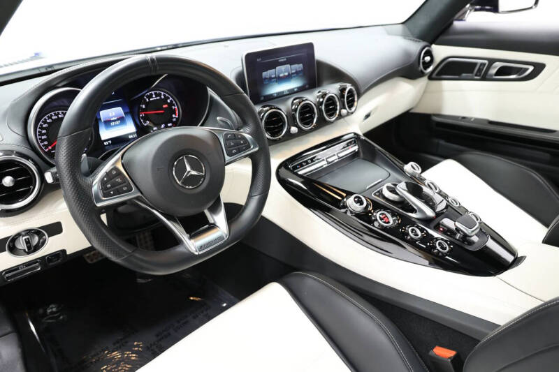 2017 Mercedes-Benz AMG GT