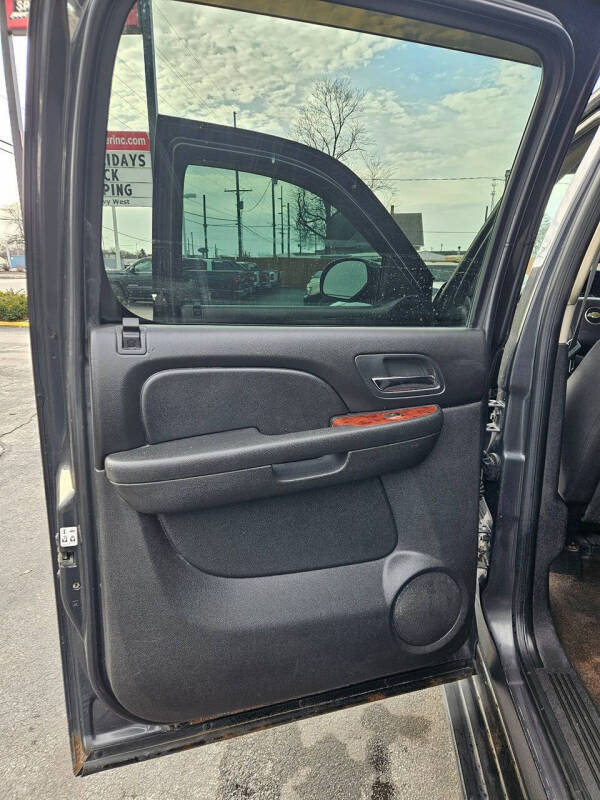 2011 Chevrolet Avalanche LS