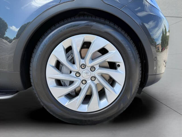 2025 Land Rover Discovery P300 S