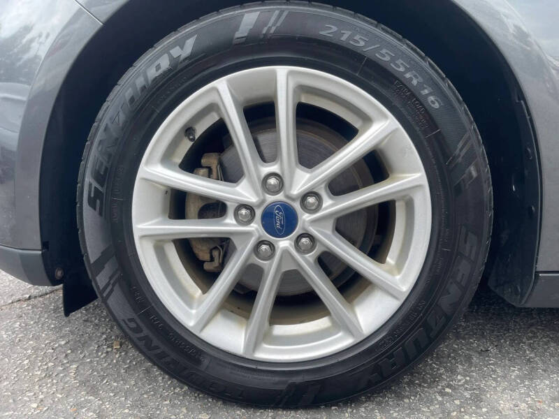 2017 Ford Focus SE