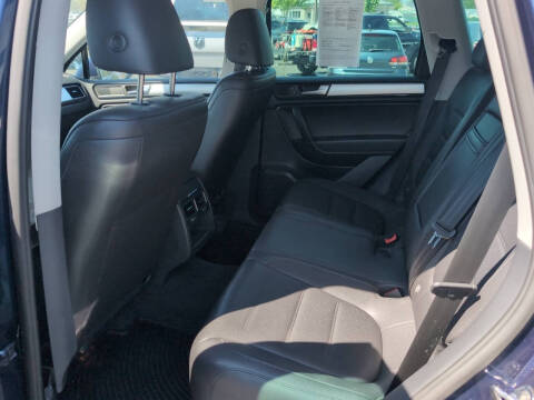 2012 Volkswagen Touareg VR6 Lux