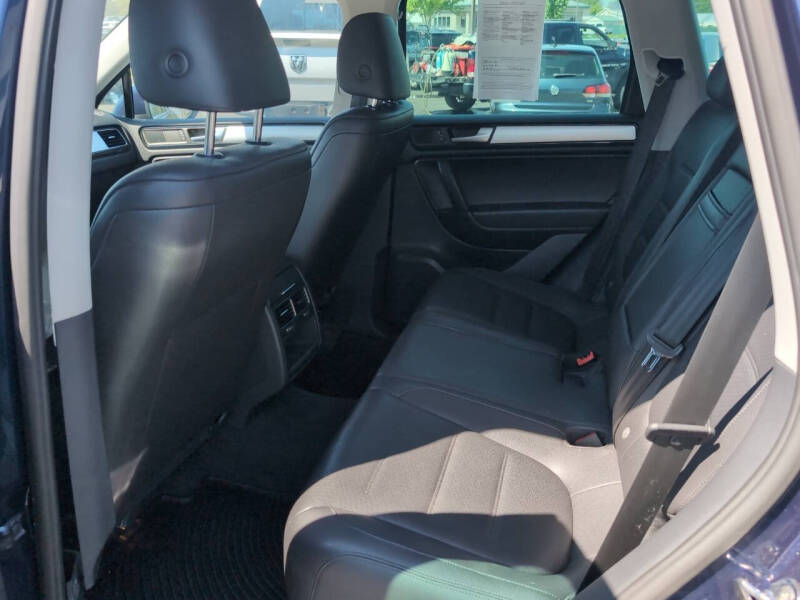 2012 Volkswagen Touareg VR6 Lux