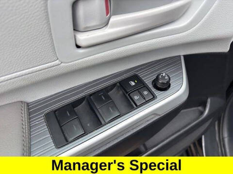 2025 Toyota Sienna LE 8-Passenger
