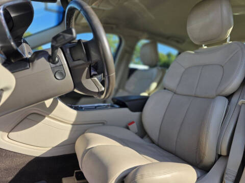 2017 Lincoln Continental Select