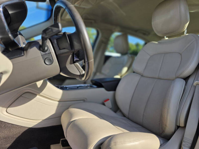 2017 Lincoln Continental Select