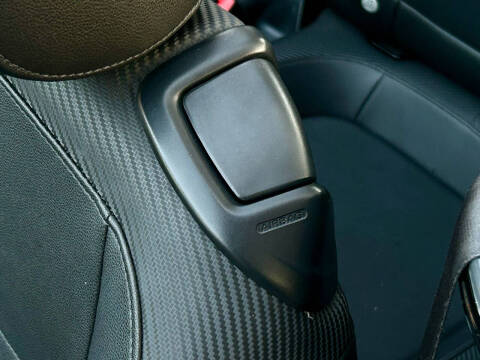 2013 Volkswagen Beetle Convertible 2.5L 50s Edition