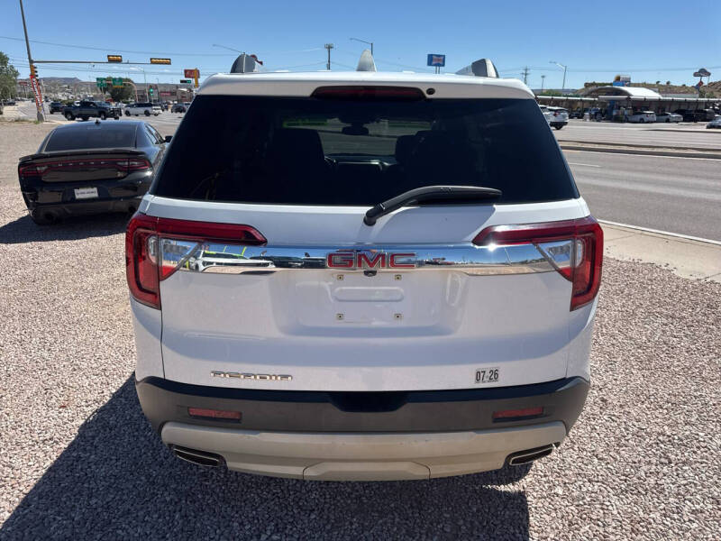2023 GMC Acadia SLT