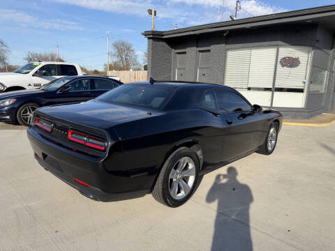 2017 Dodge Challenger SXT